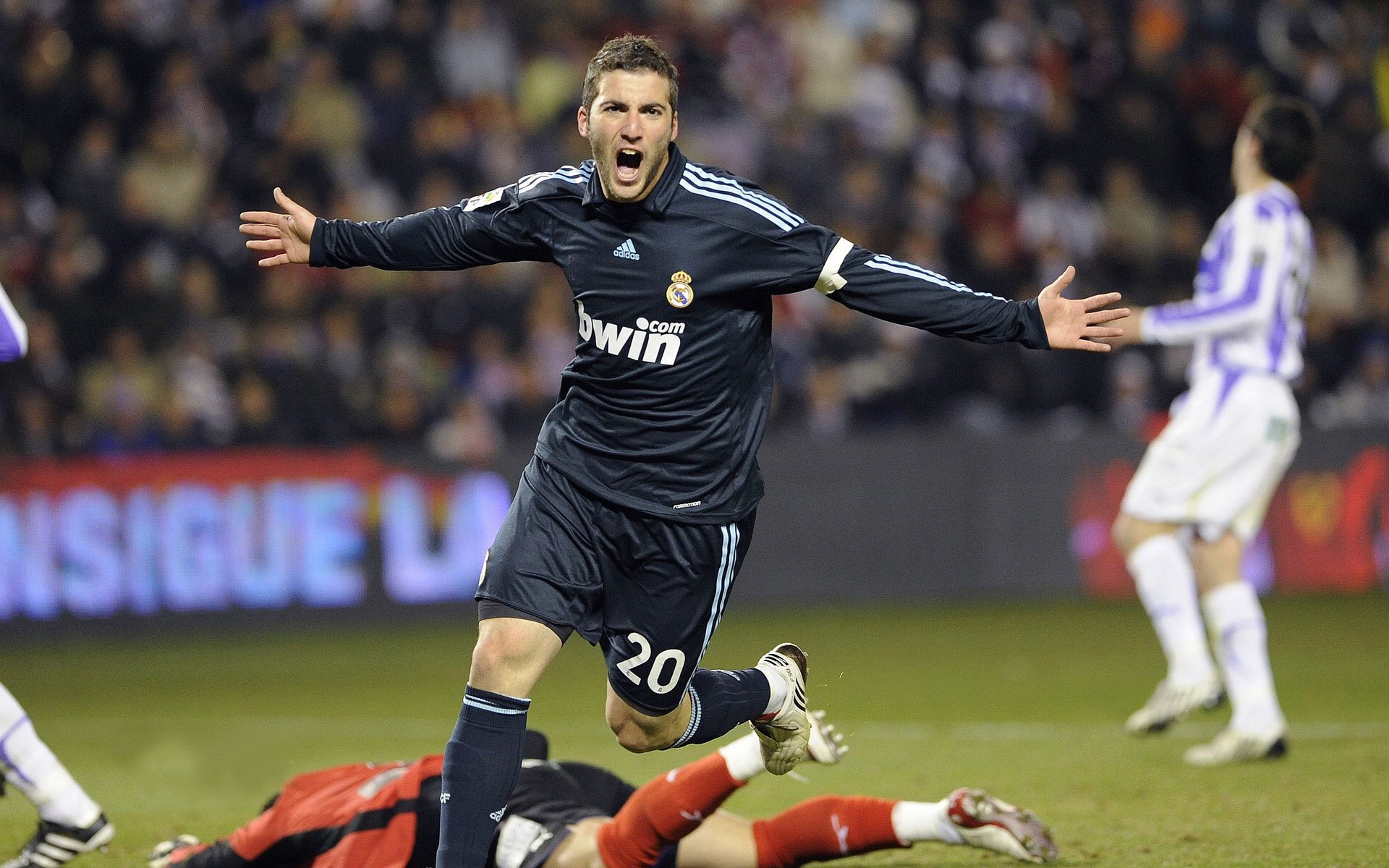 中国滑雪健儿备战冬奥 新赛季表现引期待